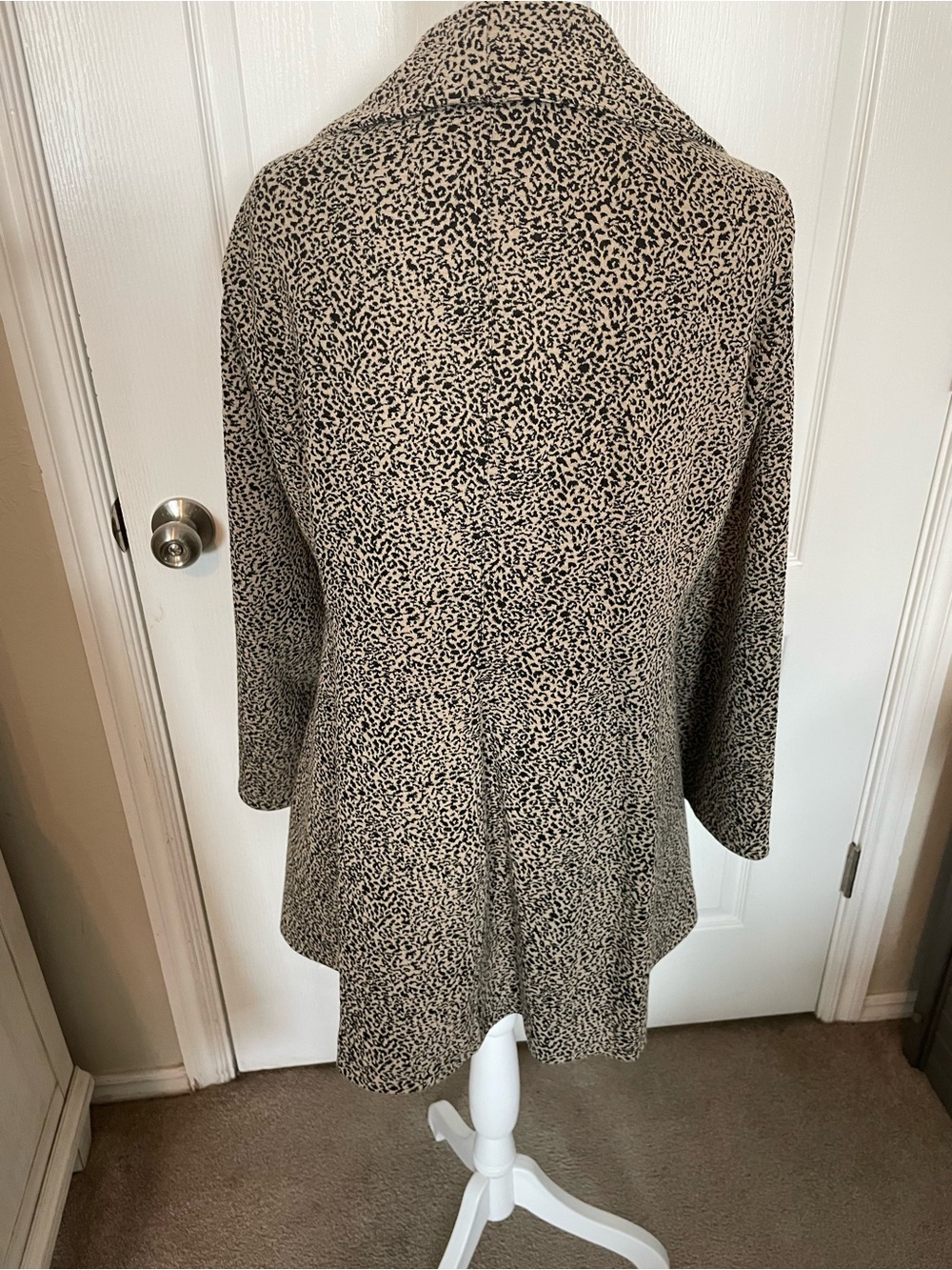Calvin Klein Taupe and Black Leopard-Print Open Coat - Picture 5 of 15